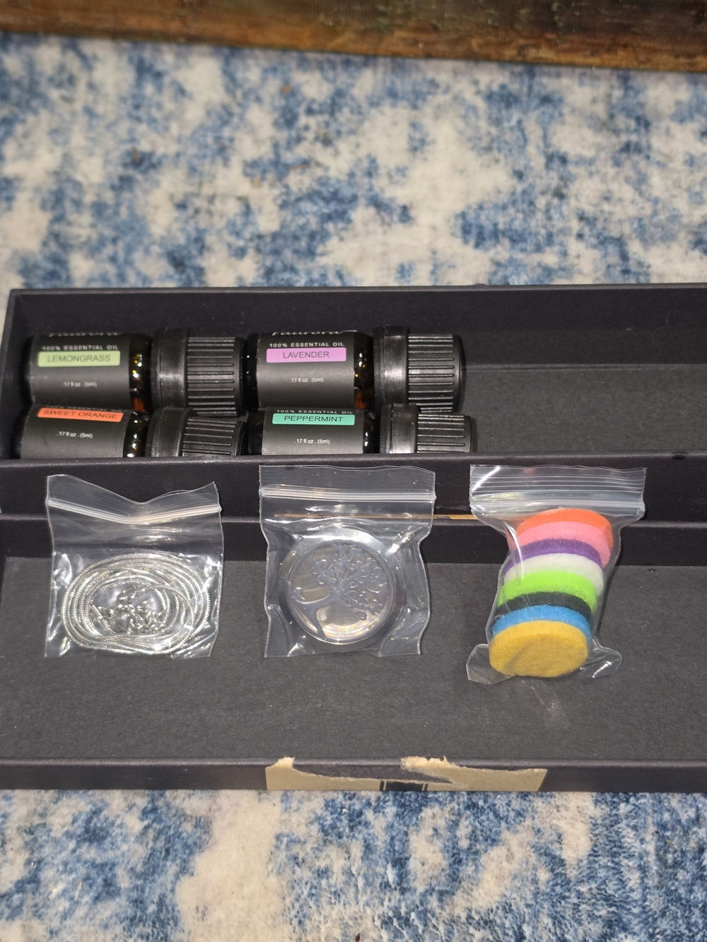 Essential Oil Necklace Bottle Set with Colorful Felt Pads